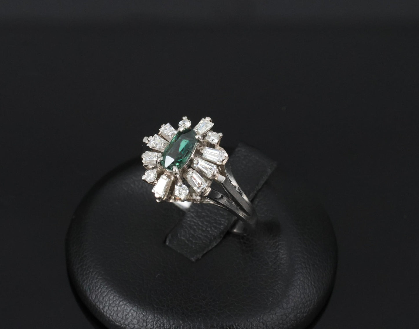 0.63ct Oval Alexandrite & 0.48ct Diamond Ring — GIA Certified, Platinum