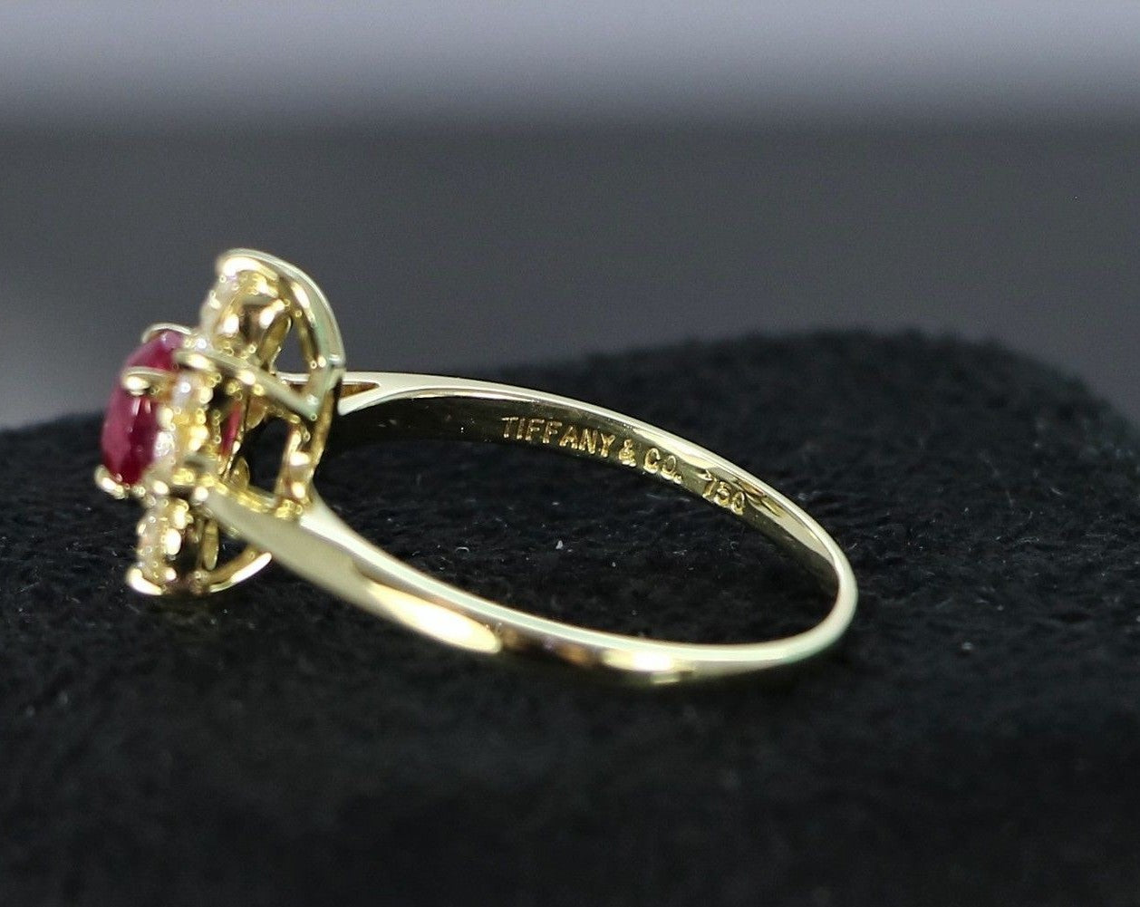 1.7ct Oval Diamond Engagement Ring — GIA Certified, 18k Gold