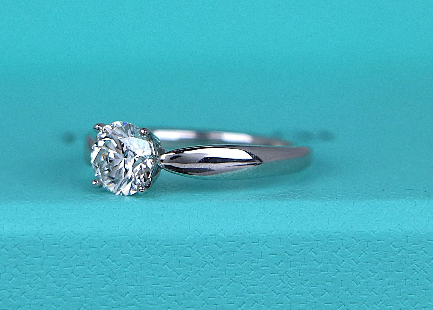 0.97ct Round Brilliant Diamond Engagement Ring — GIA Certified, Platinum
