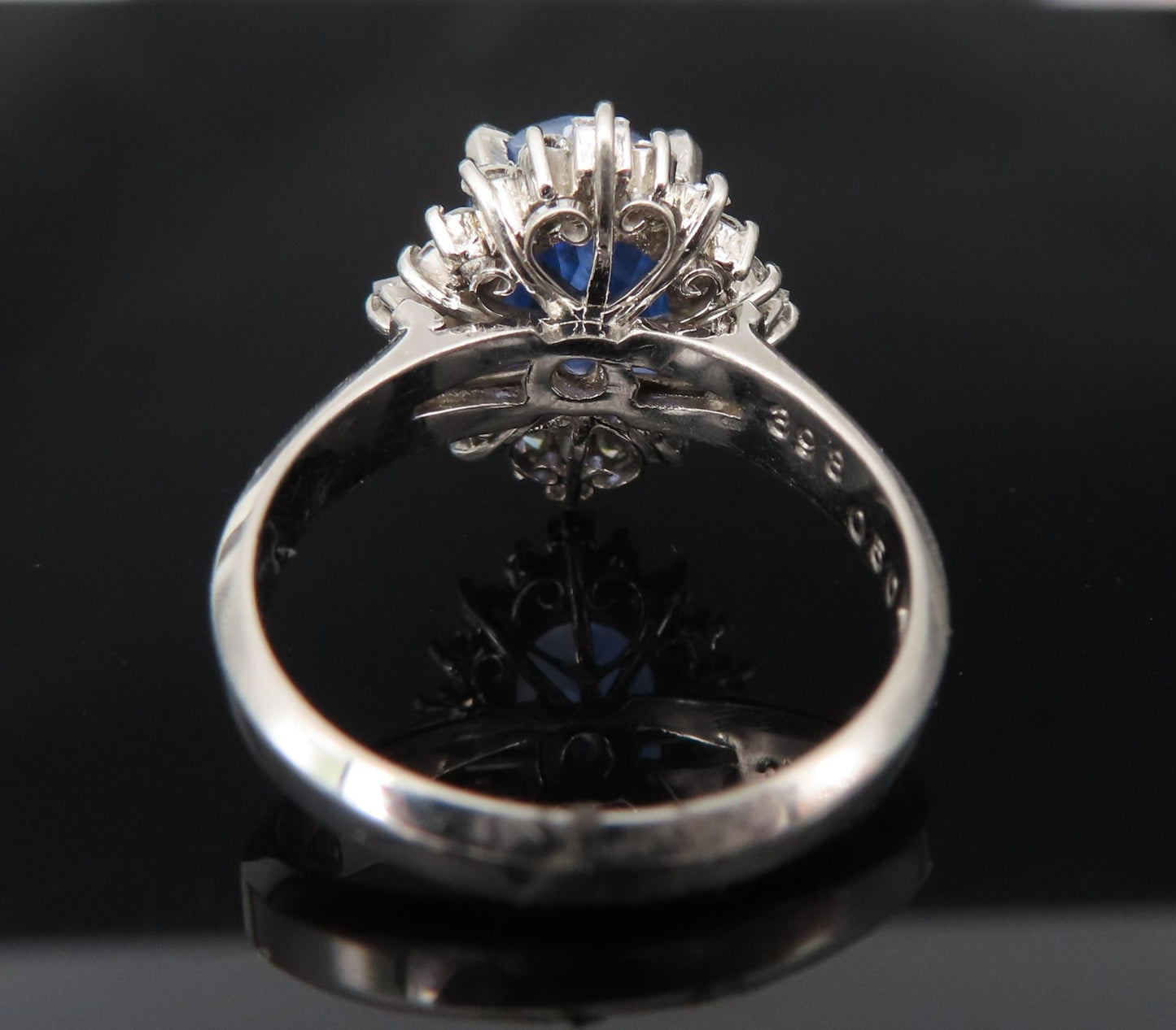 3.98ct Oval Ceylon Sapphire & Diamond Ring — GIA Certified, Platinum