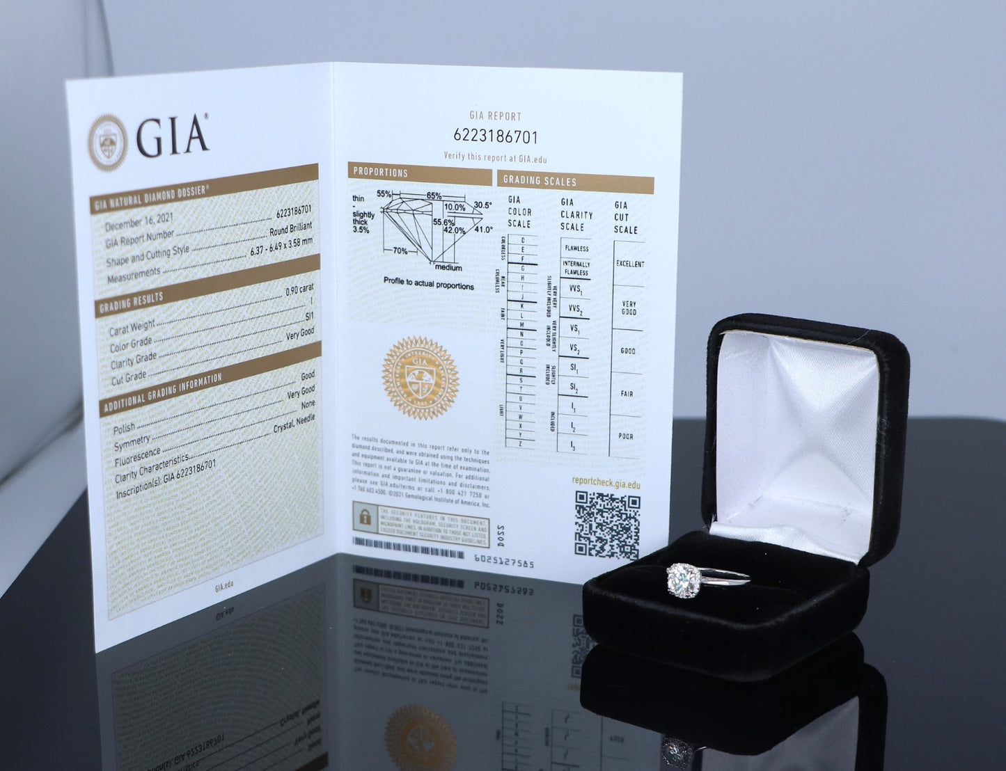 0.90ct Round Brilliant Diamond Engagement Ring — GIA Certified, Platinum