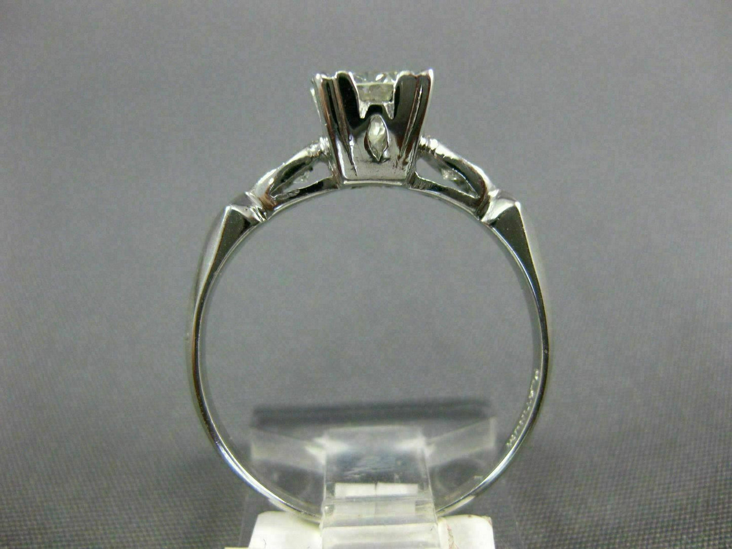 0.94ct Round Brilliant Diamond Fishtail Engagement Ring — GIA Certified, Platinum