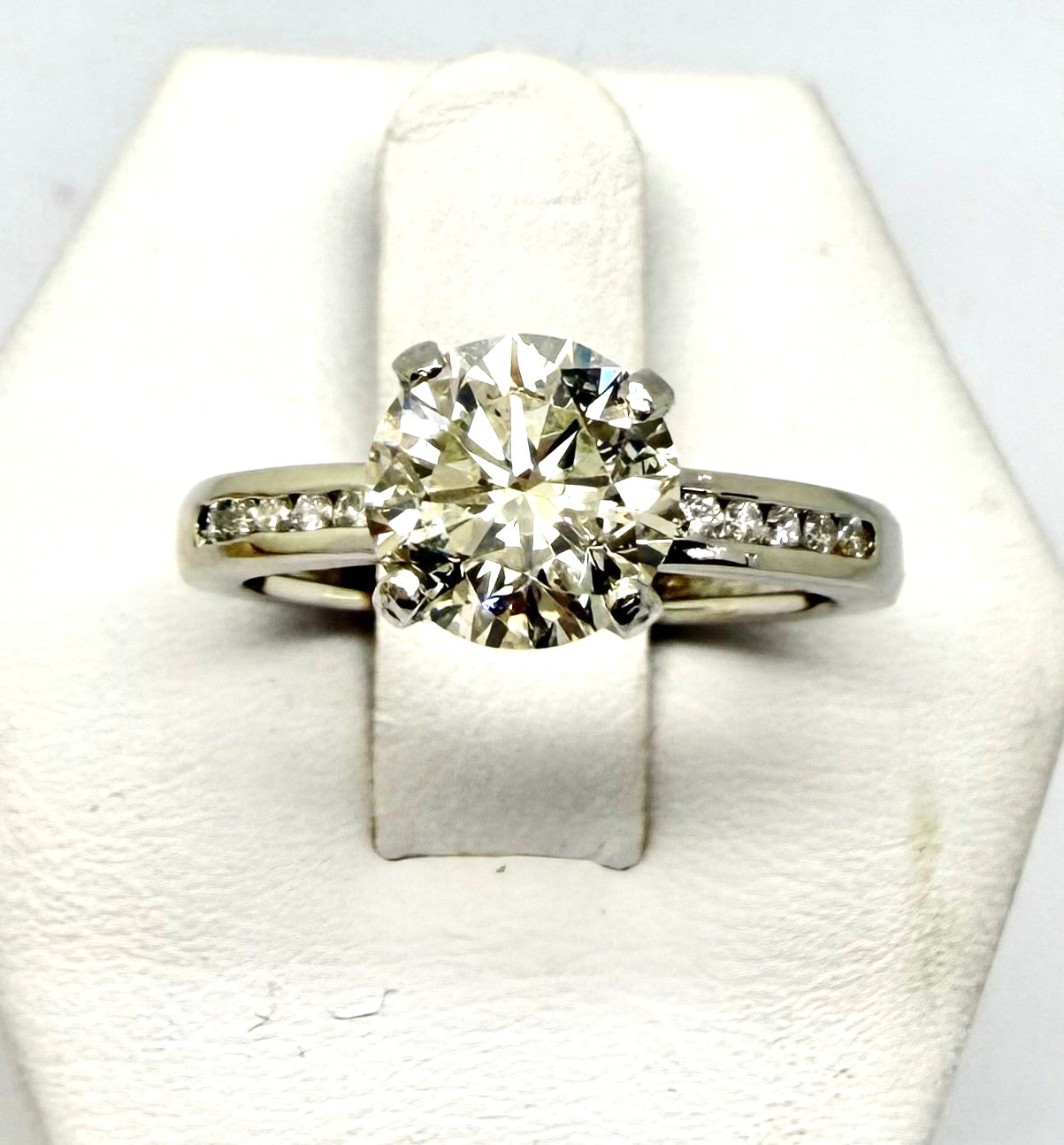 1.59ct Round Brilliant Diamond Ring with Accents — GIA Certified, Platinum