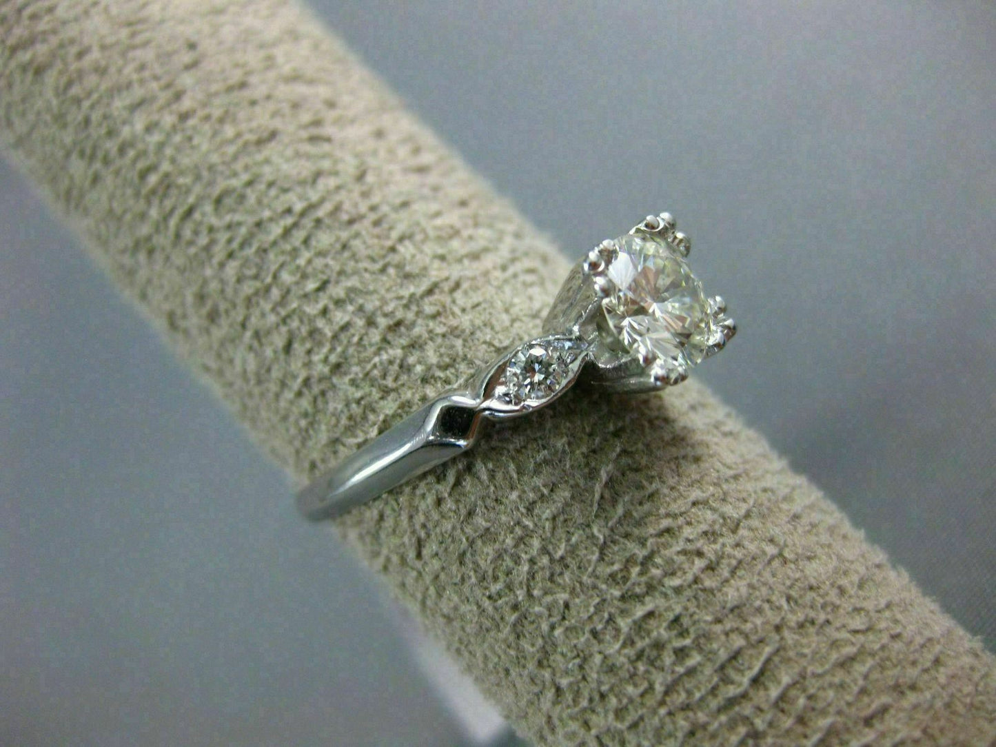 0.94ct Round Brilliant Diamond Fishtail Engagement Ring — GIA Certified, Platinum