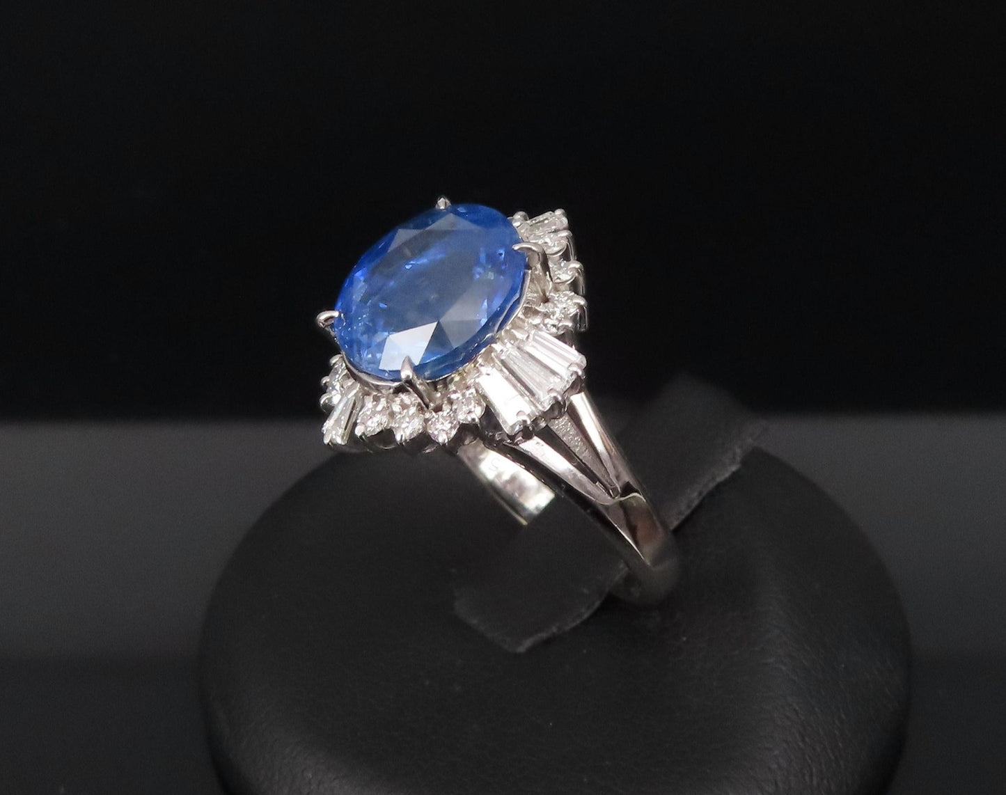 5.14ct Oval Blue Sapphire & Diamond Halo Ring — GIA Certified, Platinum