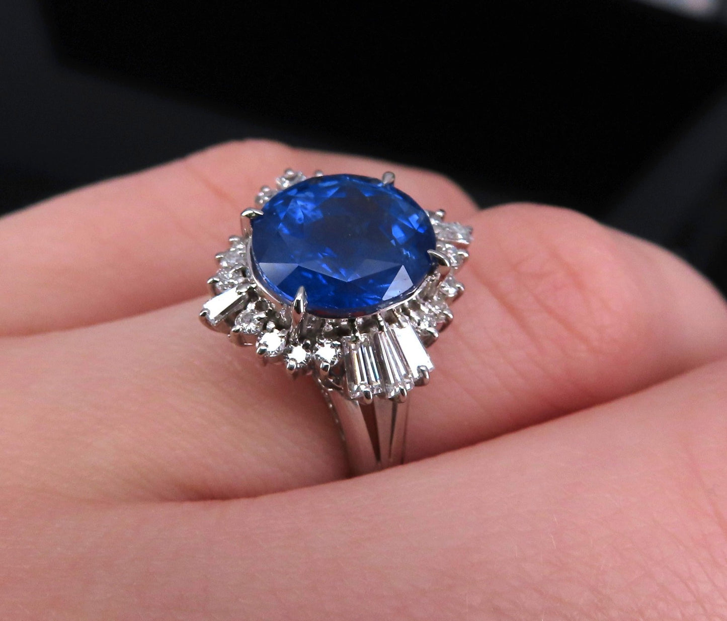 5.14ct Oval Blue Sapphire & Diamond Halo Ring — GIA Certified, Platinum