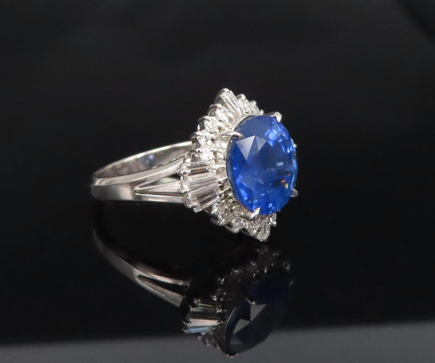 5.14ct Oval Blue Sapphire & Diamond Halo Ring — GIA Certified, Platinum