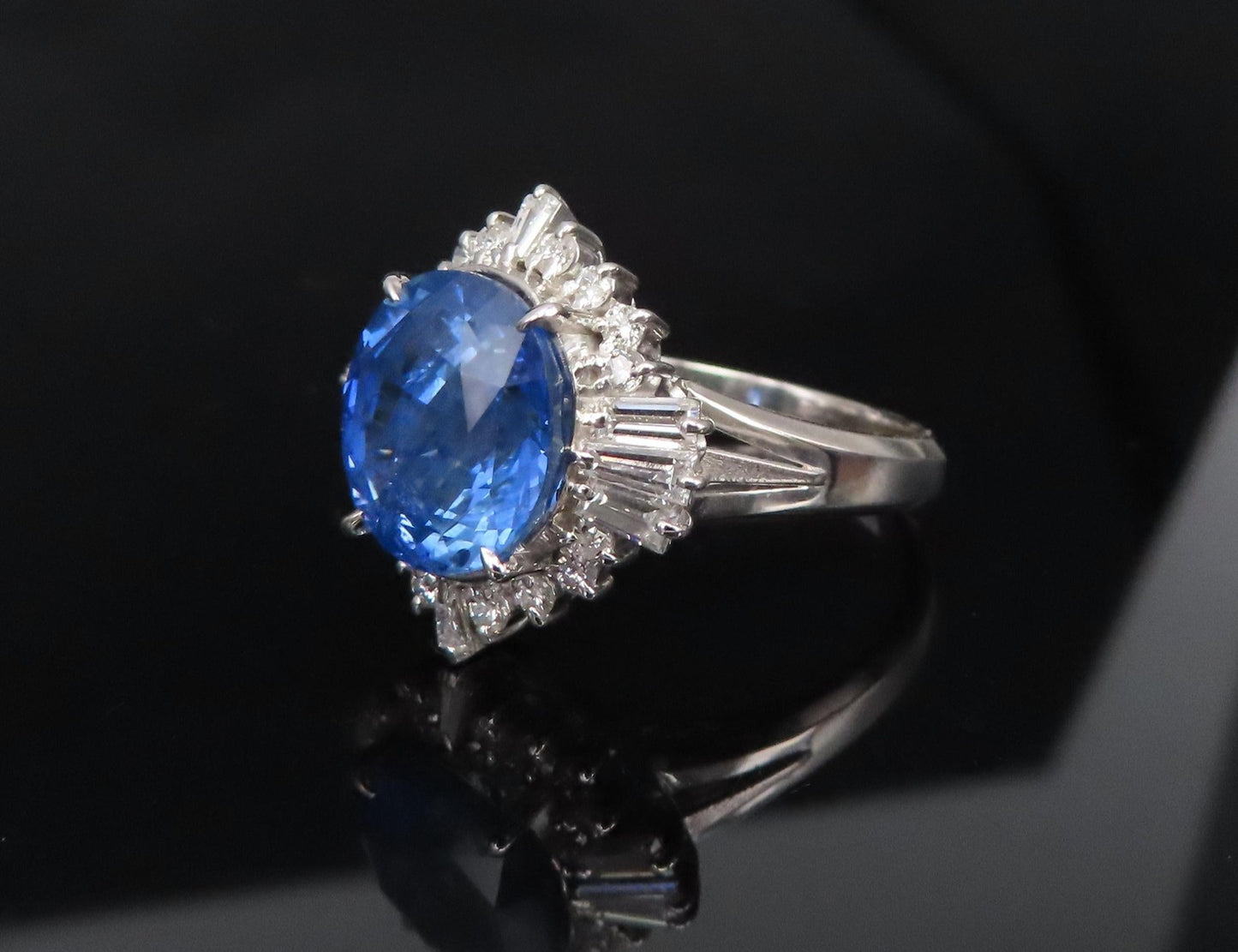 5.14ct Oval Blue Sapphire & Diamond Halo Ring — GIA Certified, Platinum