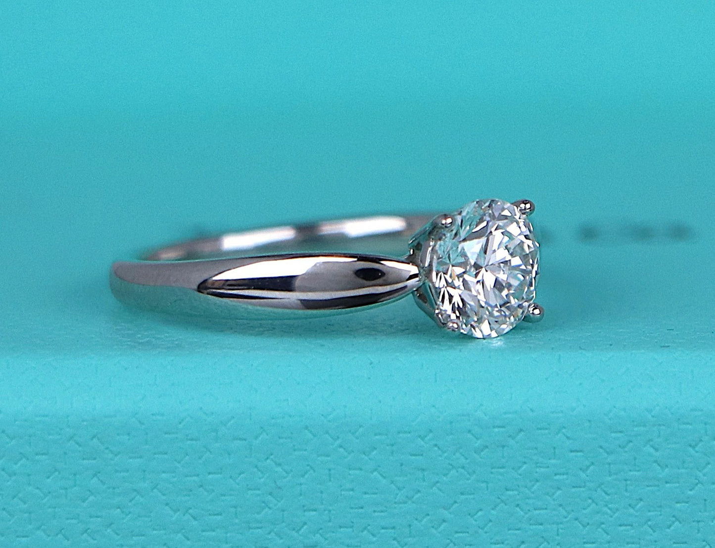 0.97ct Round Brilliant Diamond Engagement Ring — GIA Certified, Platinum