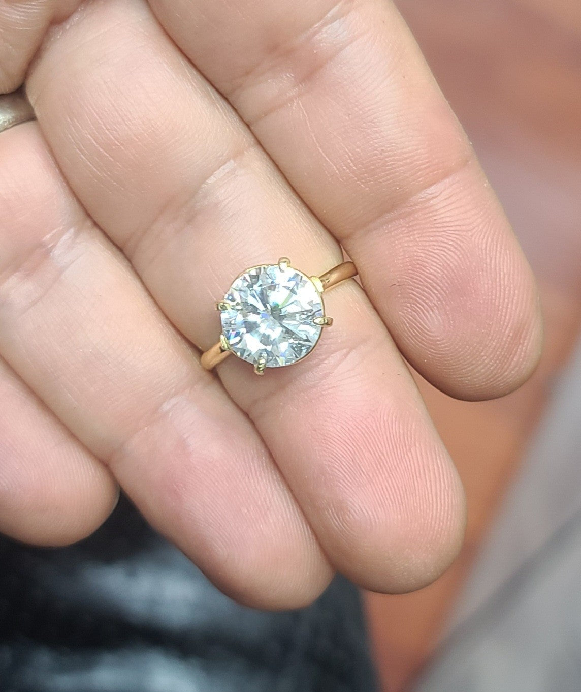 4.07ct Round Brilliant Diamond Solitaire Ring — GIA Certified, 18k Yellow Gold