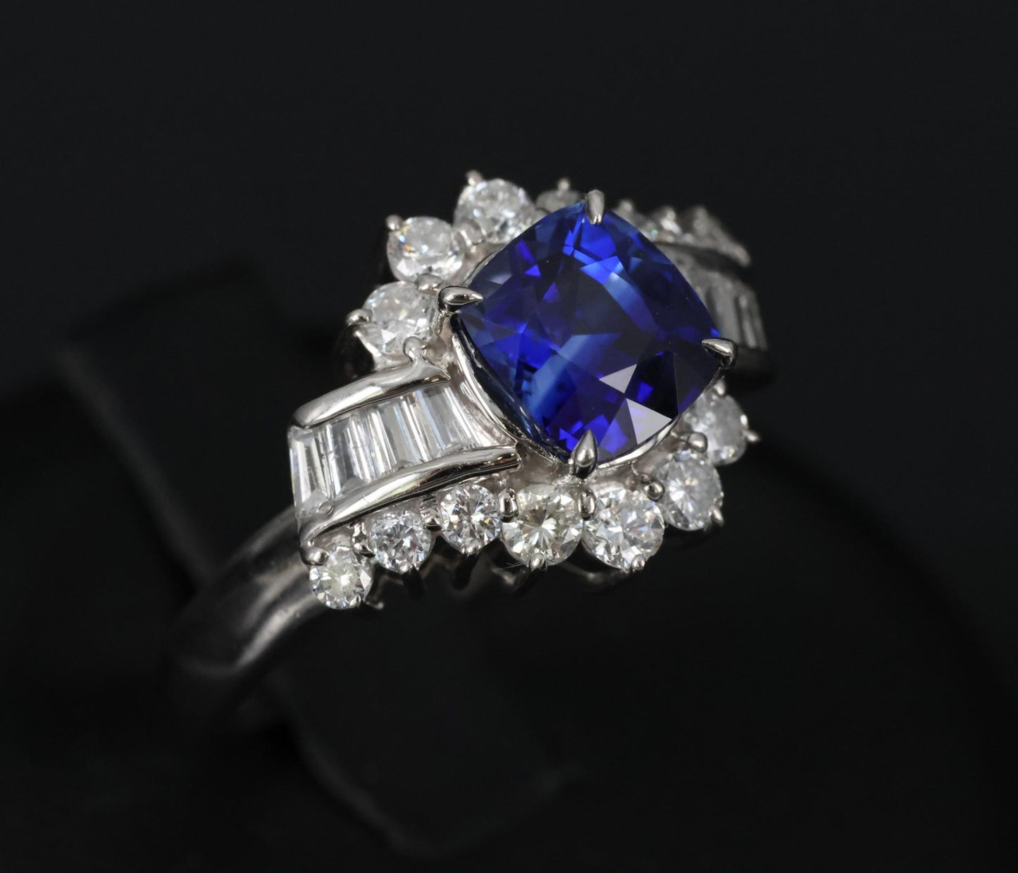 2.25ct Cushion Cut Blue Sapphire & 0.80ct Diamond Ring — GIA Certified, Platinum