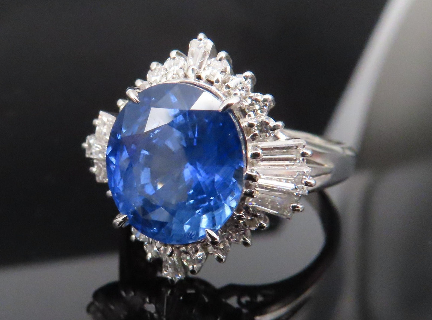 5.14ct Oval Blue Sapphire & Diamond Halo Ring — GIA Certified, Platinum