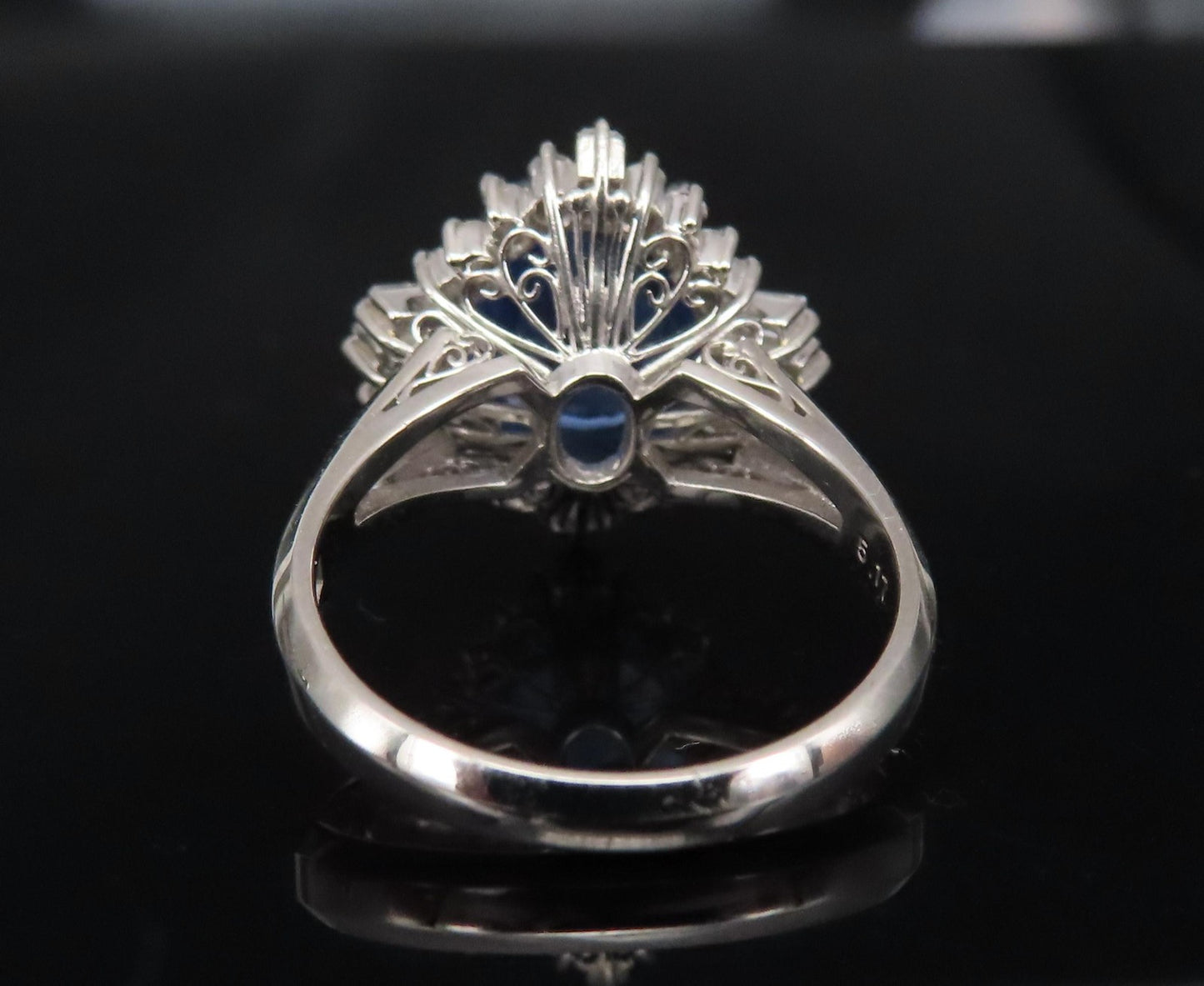 5.14ct Oval Blue Sapphire & Diamond Halo Ring — GIA Certified, Platinum