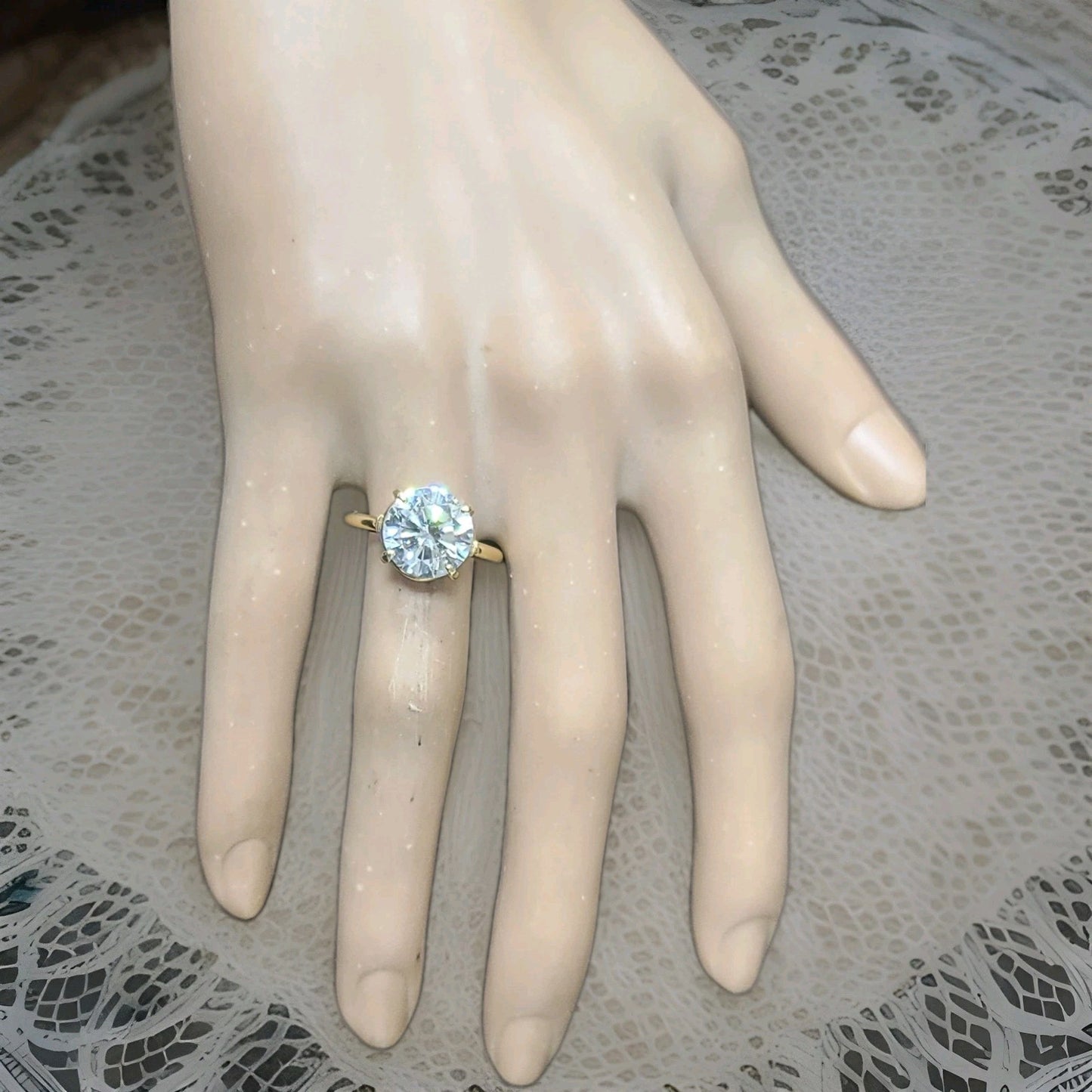 4.07ct Round Brilliant Diamond Solitaire Ring — GIA Certified, 18k Yellow Gold