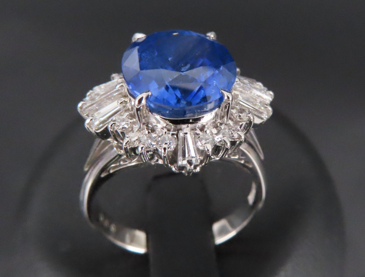 5.14ct Oval Blue Sapphire & Diamond Halo Ring — GIA Certified, Platinum