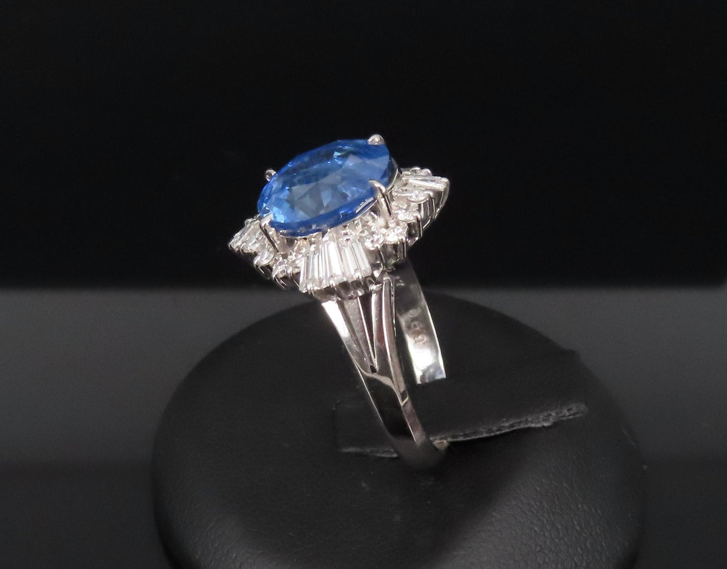 5.14ct Oval Blue Sapphire & Diamond Halo Ring — GIA Certified, Platinum