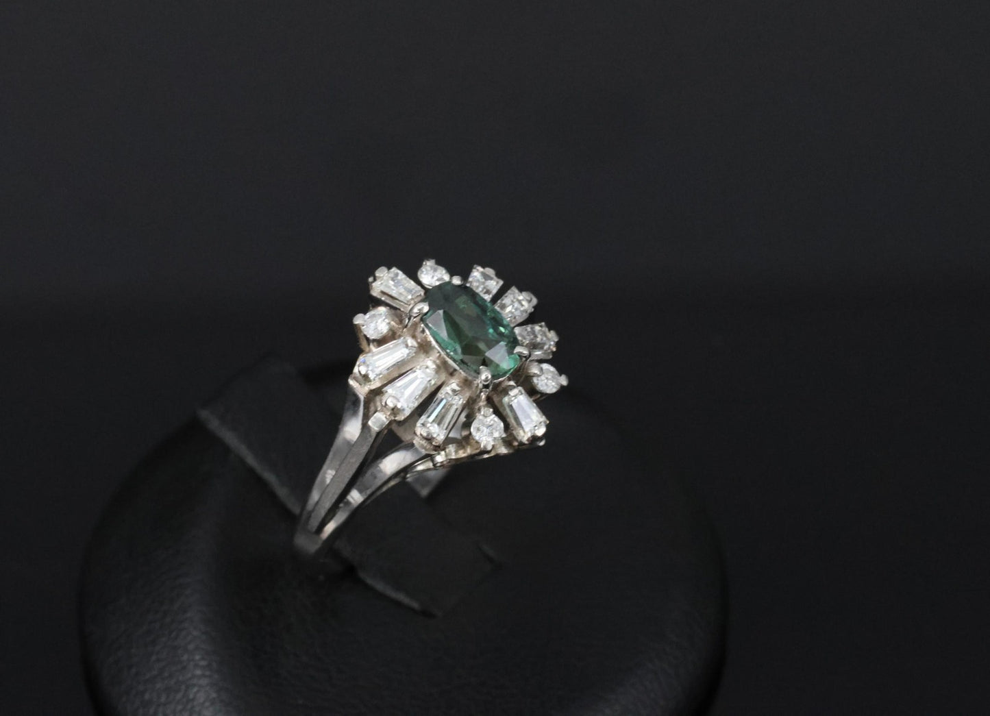 0.63ct Oval Alexandrite & 0.48ct Diamond Ring — GIA Certified, Platinum