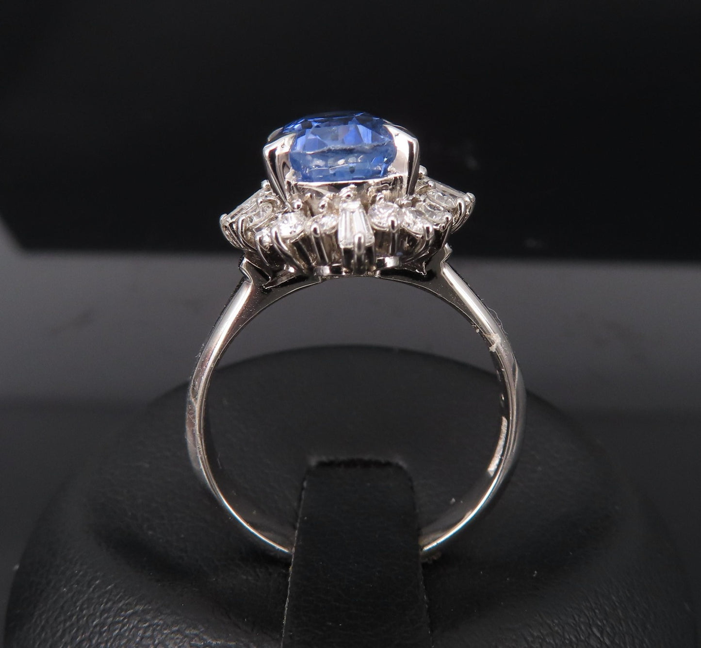 3.98ct Oval Ceylon Sapphire & Diamond Ring — GIA Certified, Platinum