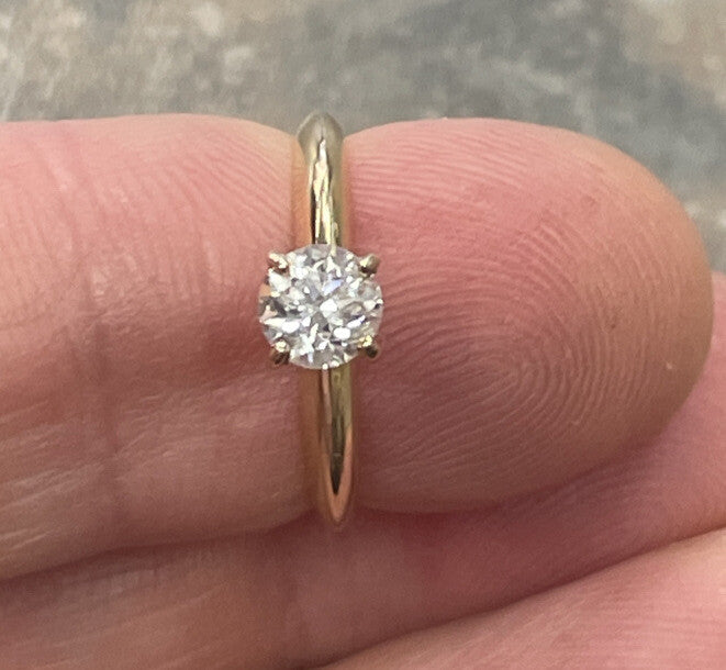 0.44ct Fancy Deep Pink-Purple Diamond 3D Square Halo Ring — GIA Certified, 18k Tri-Color Gold