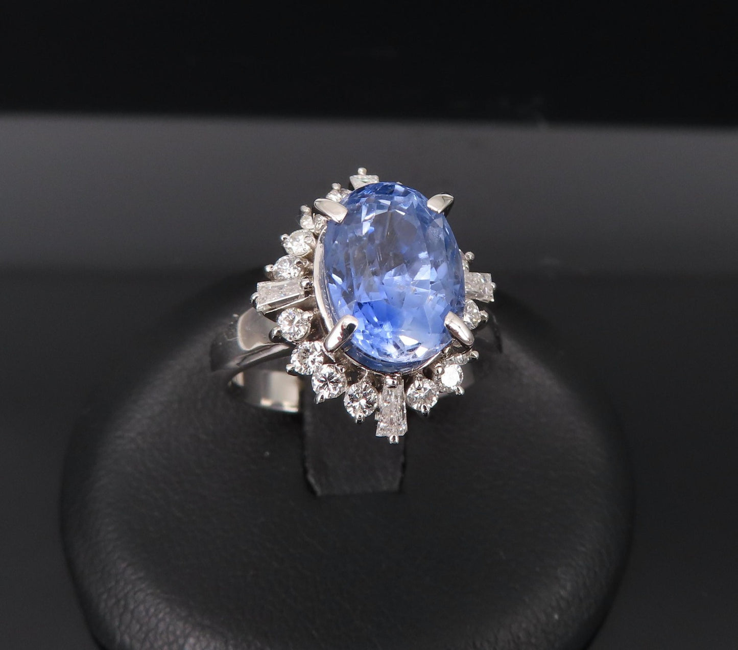 3.98ct Oval Ceylon Sapphire & Diamond Ring — GIA Certified, Platinum